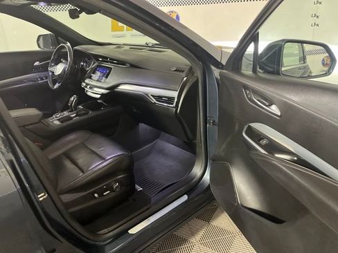 Used 2019 Cadillac XT4 Premium Luxury FWD image 16