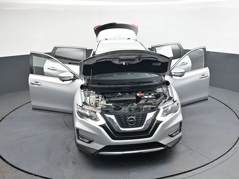 Used 2018 Nissan Rogue SL FWD image 48