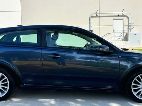 Used 2011 Volvo C30 T5 w/ Preferred Pkg FWD image 8