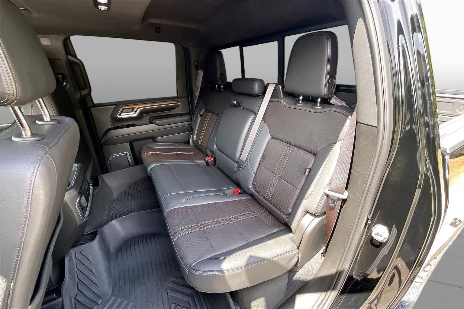Used 2024 Chevrolet Silverado 2500 High Country w/ High Country Premium Package AWD/4WD image 25