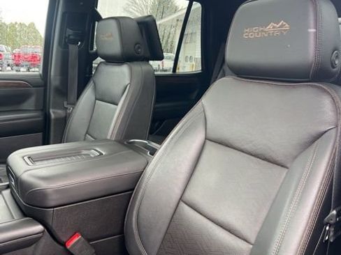 Used 2022 Chevrolet Tahoe High Country AWD/4WD image 32