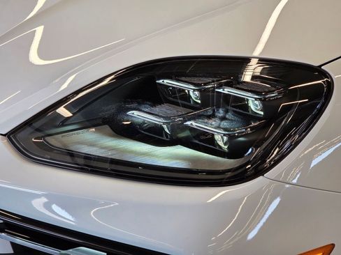 Certified 2026 Porsche Cayenne Coupe image 25