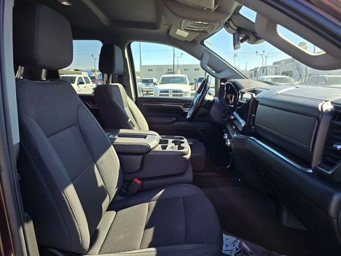 Used 2024 GMC Sierra 2500 SLE image 10