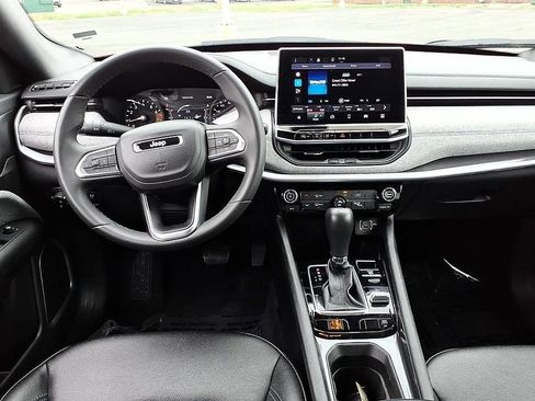 Used 2024 Jeep Compass Latitude image 20