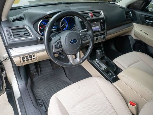 Used 2017 Subaru Outback 2.5i Premium AWD/4WD image 9