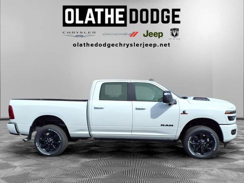 New 2026 RAM 2500 Laramie AWD/4WD image 28