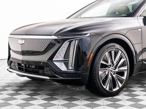 Certified 2026 Cadillac Lyriq Signature Luxury w/ Nappa Leather Package AWD/4WD image 38