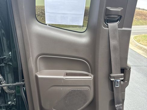 Used 2015 GMC Canyon SLE w/ SLE Convenience Package image 9