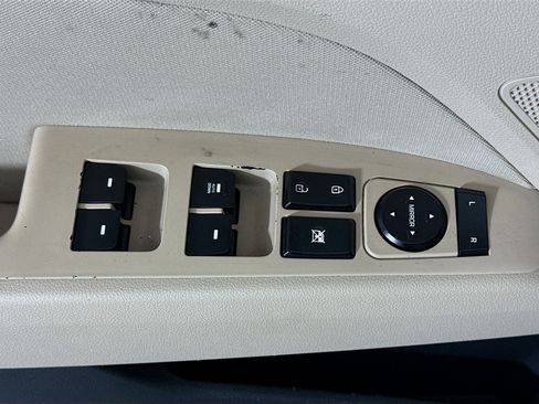 Used 2017 Hyundai Elantra SE image 23