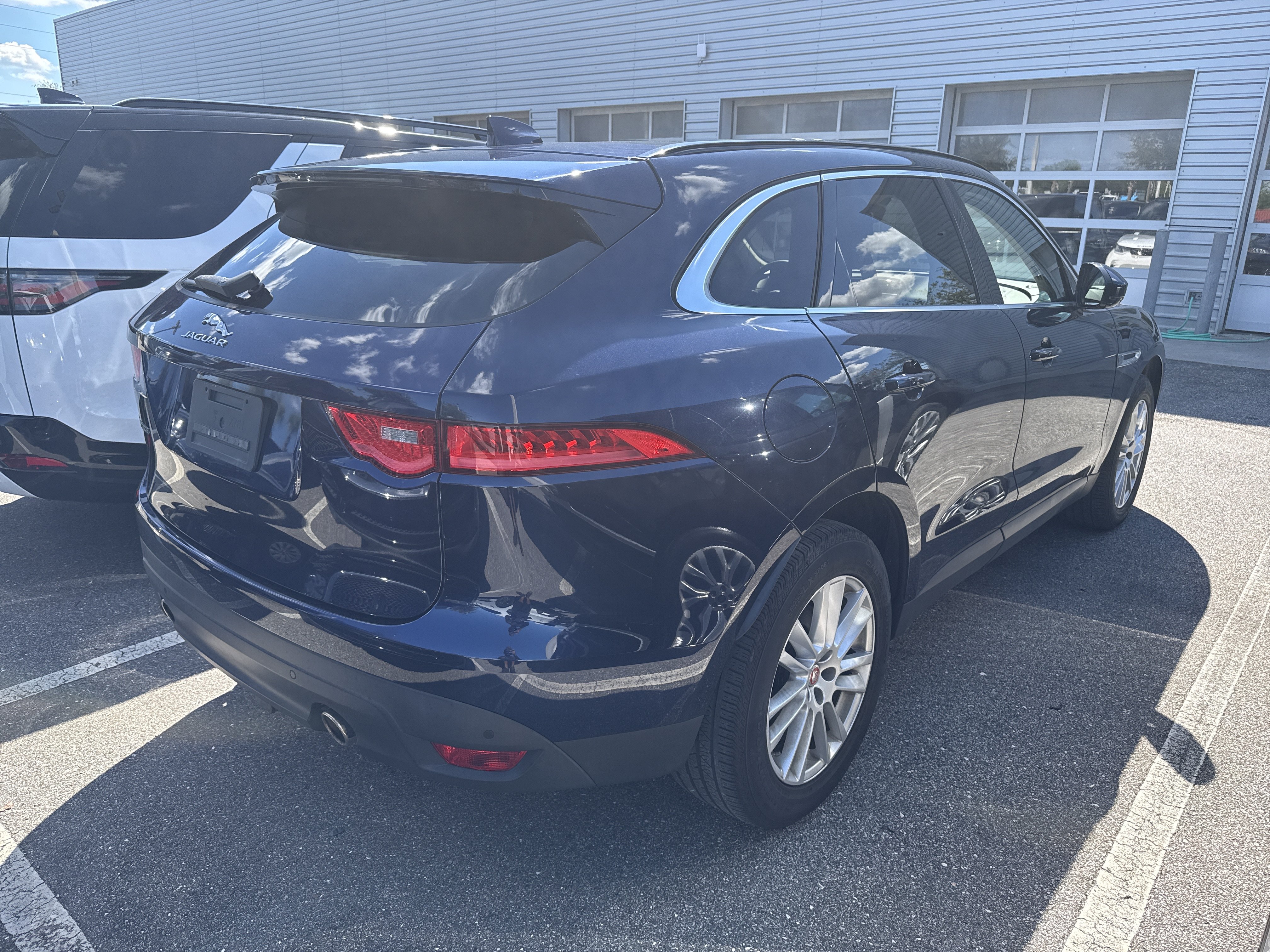 Used 2019 Jaguar F-PACE Prestige AWD/4WD image 3