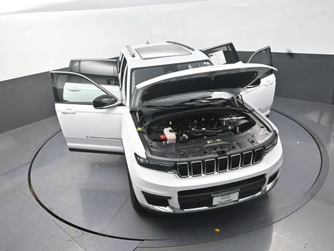 Used 2023 Jeep Grand Cherokee L Limited w/ Trailer Tow Group (B) AWD/4WD image 32