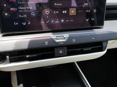 New 2026 Lexus ES 350e FWD image 25