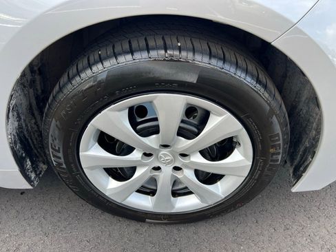 Used 2022 Toyota Corolla LE image 10