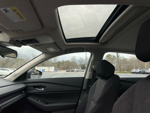 Certified 2025 Honda Accord SE image 28