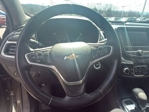 Used 2023 Chevrolet Equinox LT image 18