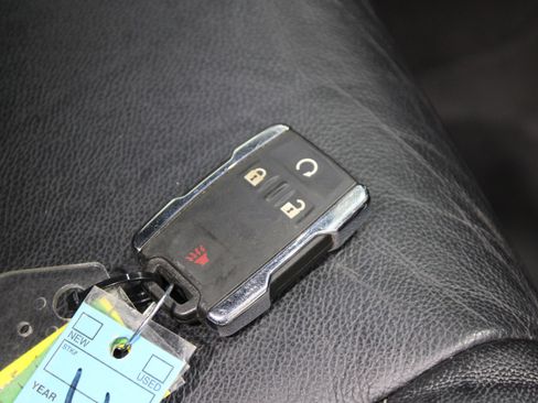 Used 2018 GMC Sierra 1500 SLT w/ SLT Premium Package image 28