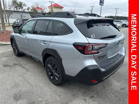 Used 2025 Subaru Outback Onyx Edition AWD/4WD image 9