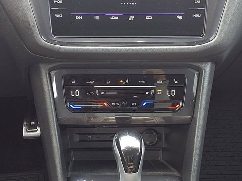 Used 2024 Volkswagen Tiguan SE R-Line w/ MDO Package, Three-Row FWD image 16
