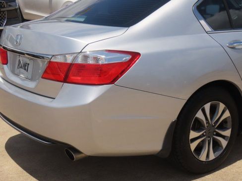 Used 2013 Honda Accord LX image 10