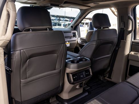 Used 2026 Ford F450 Platinum w/ Platinum Plus Package image 34