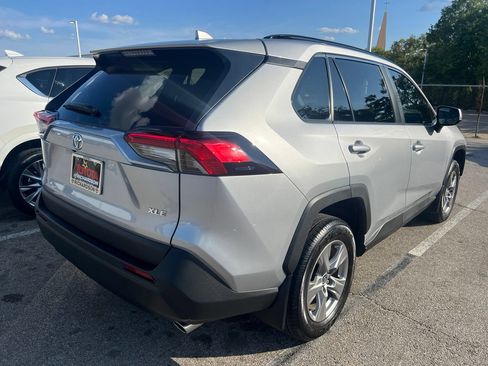 Used 2025 Toyota RAV4 XLE w/ Convenience Package FWD image 4