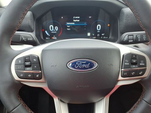 Used 2026 Ford Explorer Active w/ Active Comfort Package RWD image 18