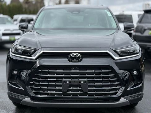 Certified 2025 Toyota Grand Highlander AWD image 8