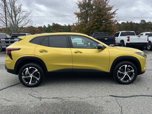 Certified 2024 Chevrolet Trax RS w/ Driver Confidence Package image 7