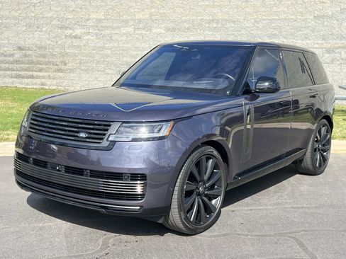 Used 2023 Land Rover Range Rover SV image 1