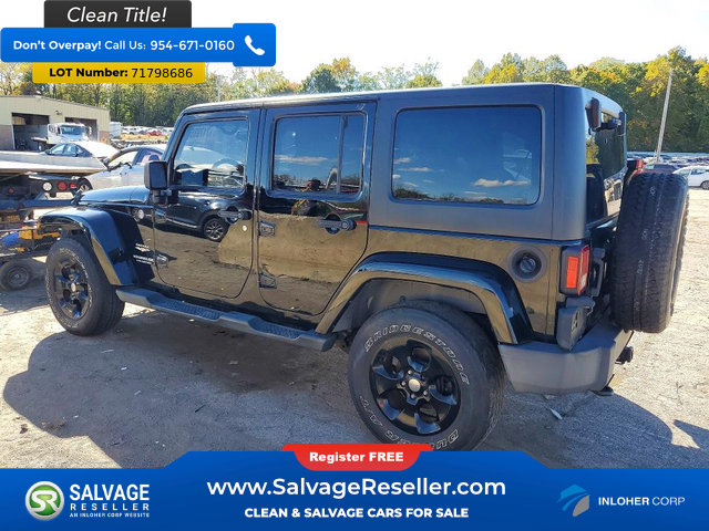Used 2013 Jeep Wrangler Unlimited Sahara w/ Connectivity Group AWD/4WD image 3