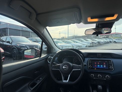 Used 2025 Nissan Versa SV image 33