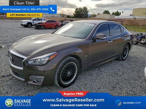 Used 2015 INFINITI Q70 Hybrid w/ Deluxe Touring Package image 1