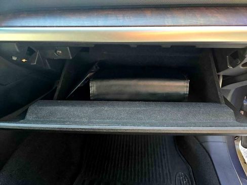 Used 2016 Subaru Outback 3.6R Limited image 24