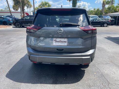 Used 2026 Nissan Rogue SL FWD image 4