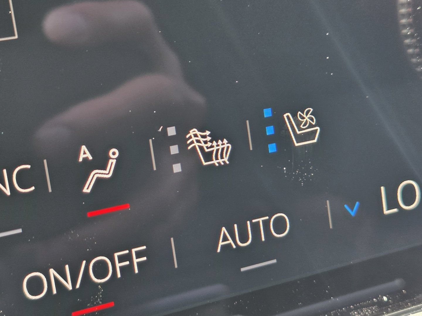 New 2026 GMC Yukon Denali w/ Sun & Power Step Package AWD/4WD image 39