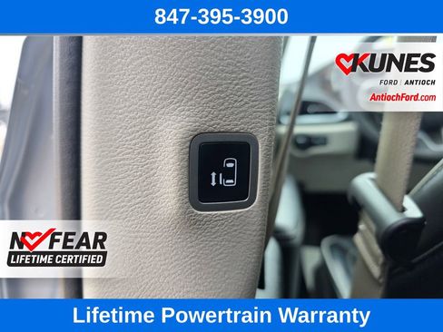 Used 2023 Chrysler Pacifica Limited image 28