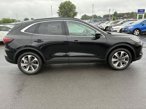 Used 2025 Ford Escape Platinum AWD/4WD image 8