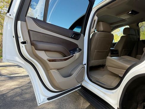 Used 2019 Chevrolet Tahoe LT AWD/4WD image 24