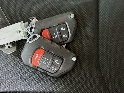 Used 2023 Jeep Gladiator Sport AWD/4WD image 33