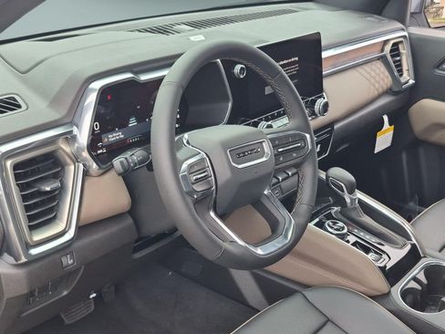 New 2026 GMC Canyon Denali AWD/4WD image 9