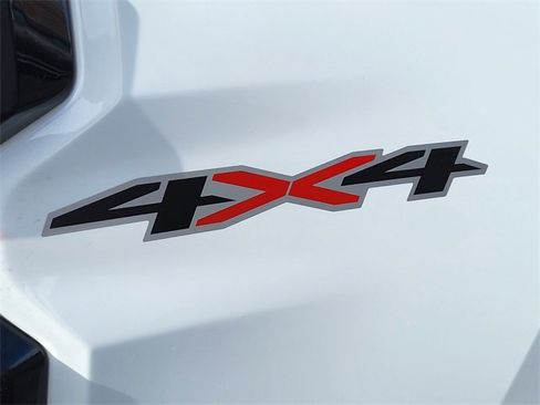 Used 2023 Chevrolet Colorado LT w/ LT Convenience Package image 9