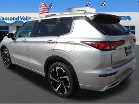 Used 2024 Mitsubishi Outlander 4WD Plug-In Hybrid image 4