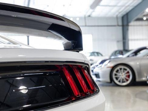 Used 2019 Ford Mustang Shelby GT350R w/ GT350R Equipment Group 920A image 20