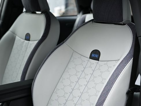 New 2026 MINI Cooper 2-Door Hardtop image 21