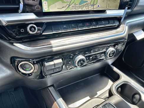 New 2026 GMC Sierra 1500 SLT image 27