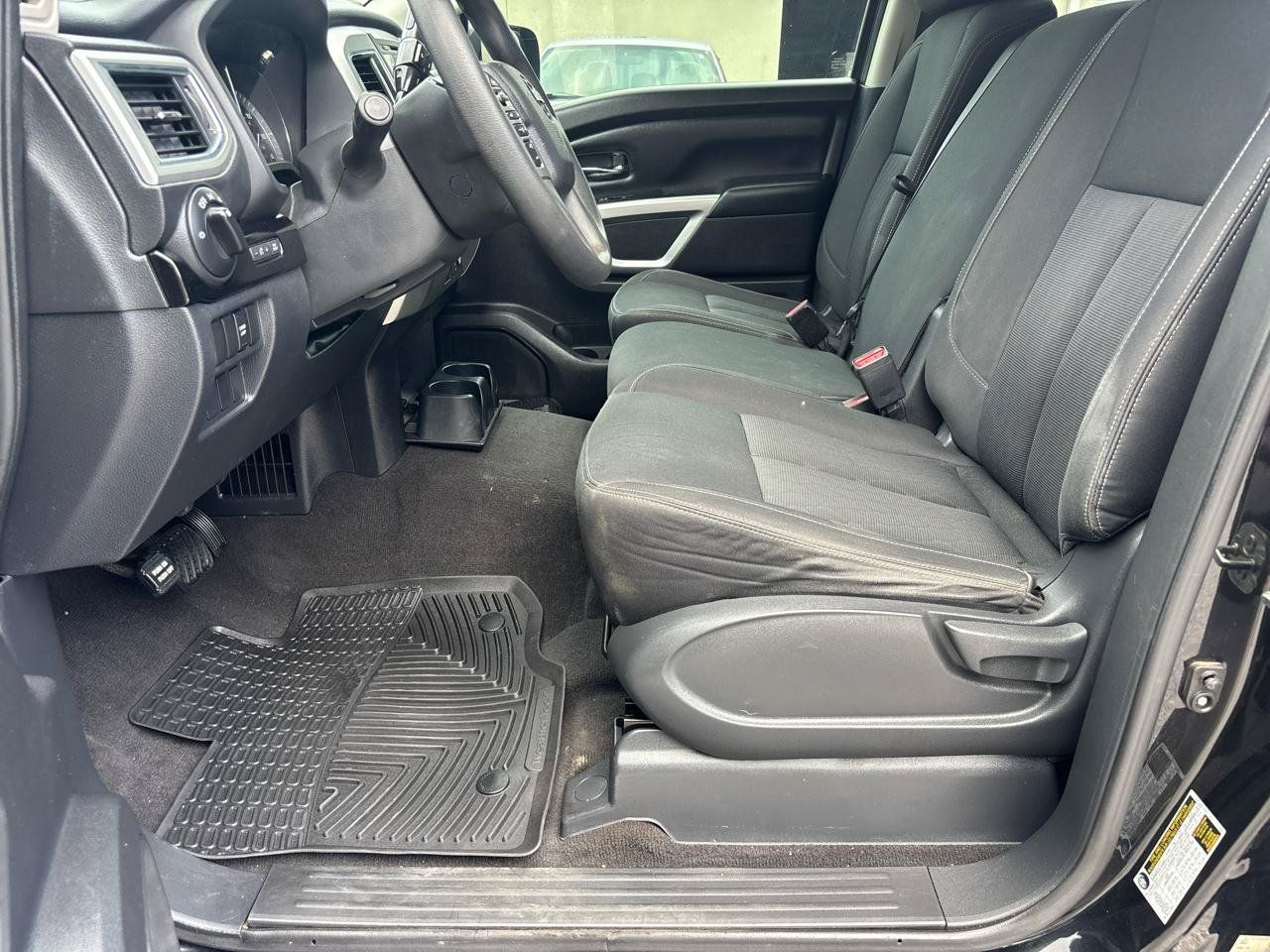 Used 2018 Nissan Titan SV RWD image 12