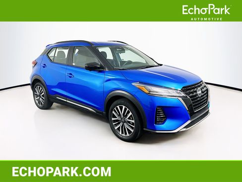 Used 2024 Nissan Kicks SR image 1