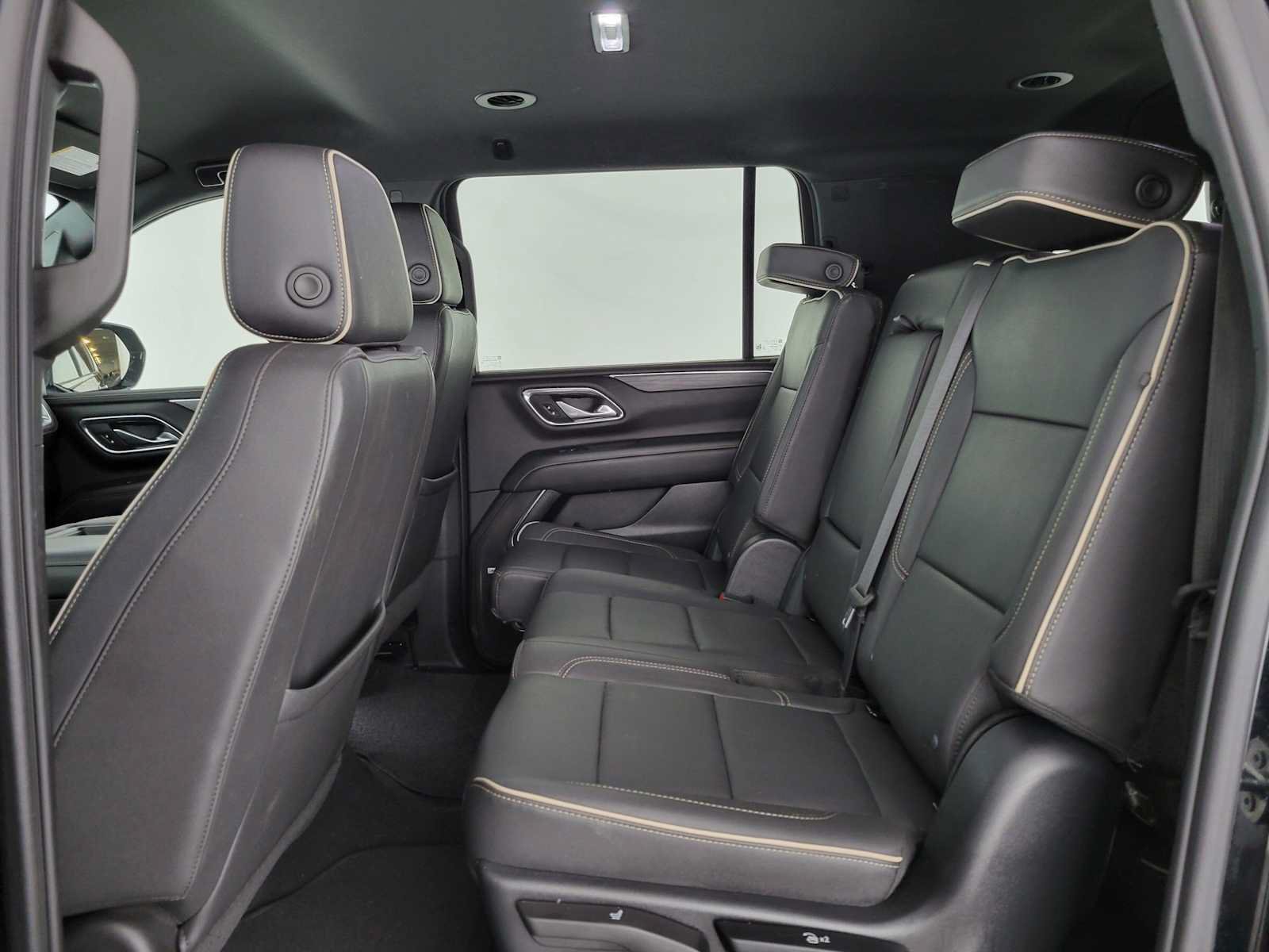 Used 2023 GMC Yukon XL SLT RWD image 18