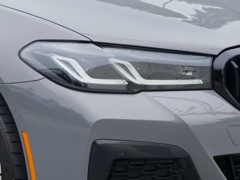 Used 2021 BMW 530e xDrive w/ M Sport Package image 8