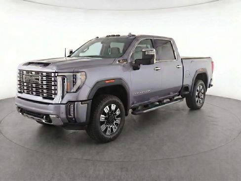 Used 2024 GMC Sierra 2500 Denali w/ Denali Reserve Package AWD/4WD image 3